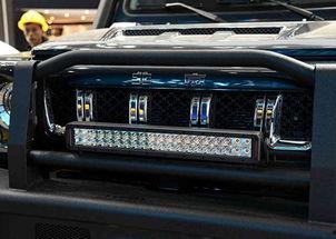 国产皮卡6x6越野视频,狂野性能一展无遗