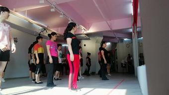 国产广场舞内衣视频在线,揭秘国产广场舞内衣的时尚魅力